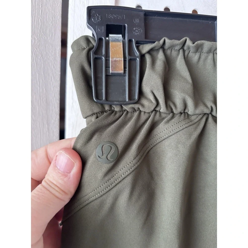 Lululemon Stretch High Rise Jogger Pants Green‎ Pull On Drawstring Women's 2